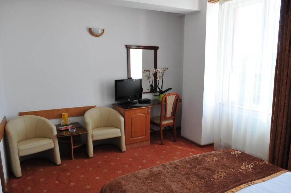 Hotel Emma Est Craiova Kültér fotó