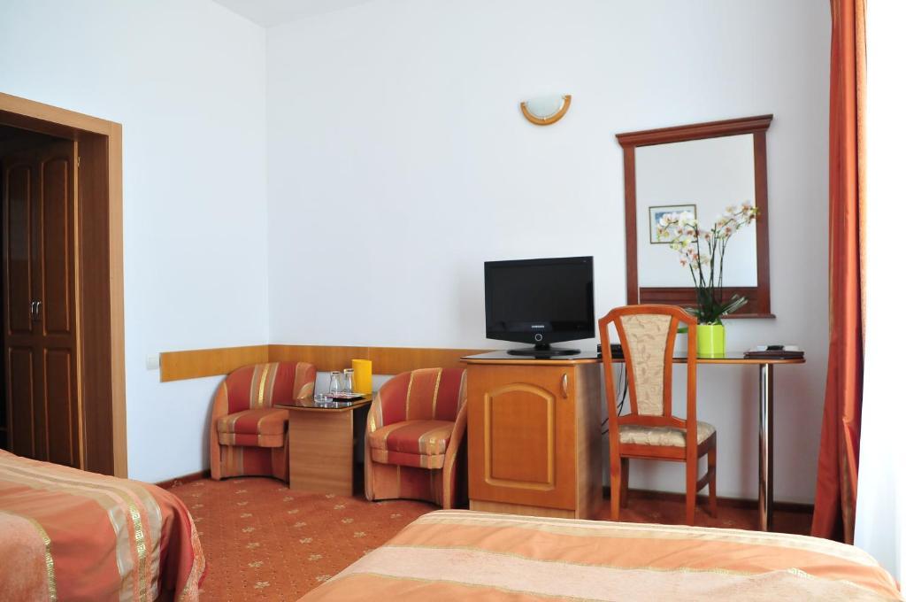 Hotel Emma Est Craiova Kültér fotó