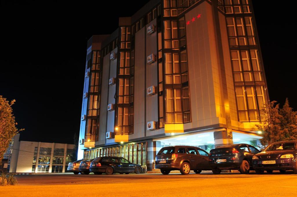 Hotel Emma Est Craiova Kültér fotó