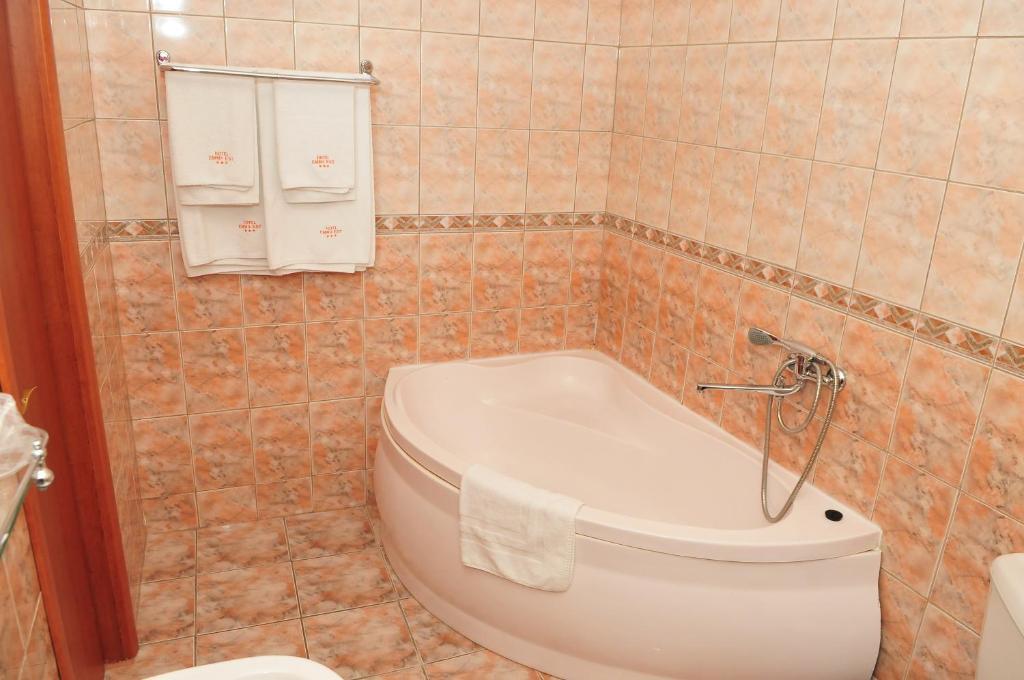 Hotel Emma Est Craiova Szoba fotó